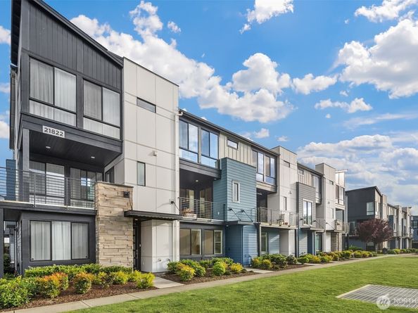 21822 25th Avenue SE B, Bothell WA 98021