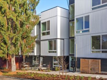 3118 Queen Anne Avenue N