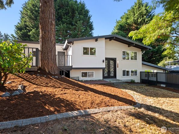 8801 NE 140th Place, Kirkland WA 98034