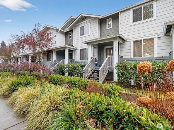 10901 124th Avenue NE 24, Kirkland WA 98033