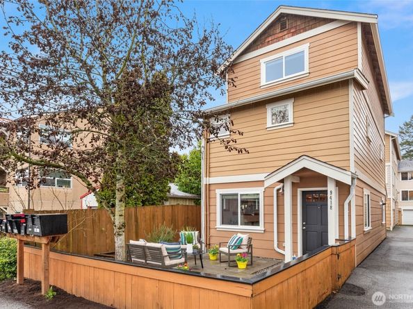 9418 Fremont Avenue N, Seattle WA 98103