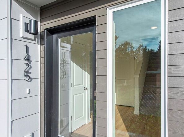 1425 SW 111th Lane, Seattle WA 98164