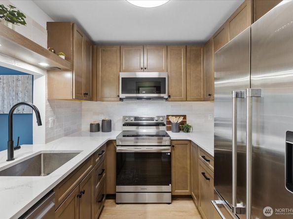 21615 80th Avenue W 215, Edmonds WA 98026