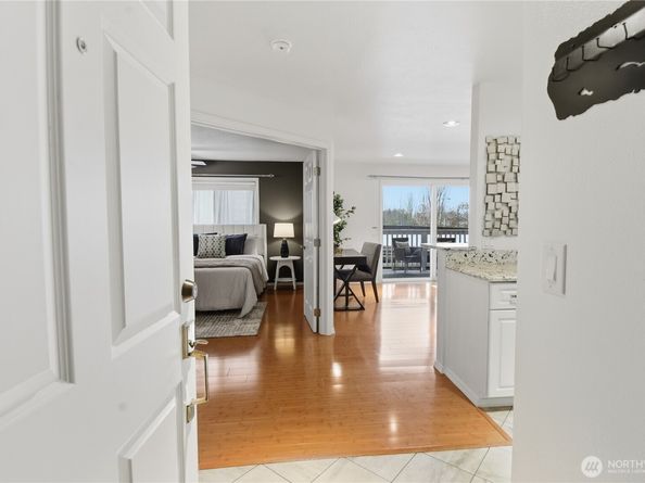 5021 Ripley Lane N 101, Renton WA 98056