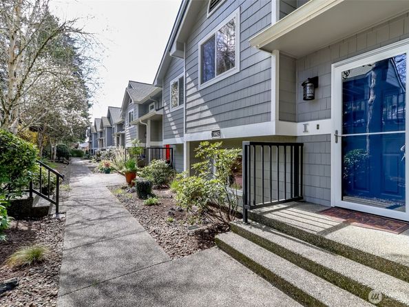 19905 4th Avenue NE I, Poulsbo WA 98370