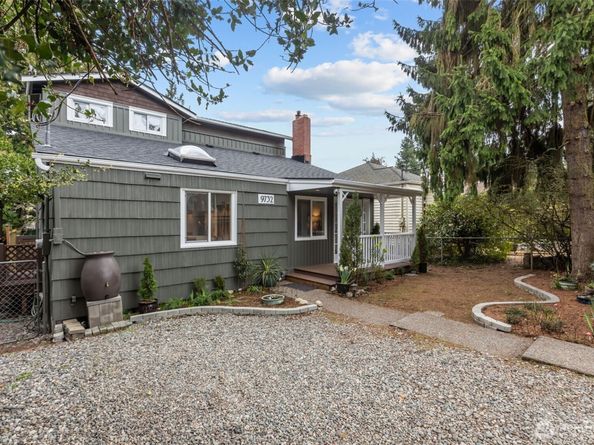 9732 15th Avenue NE, Seattle WA 98115