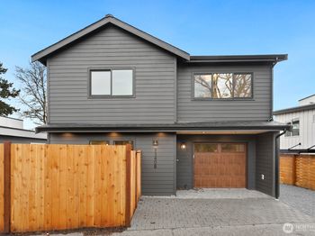 7340 B 40th Avenue NE