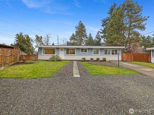 1615 N 196th Place, Shoreline WA 98133