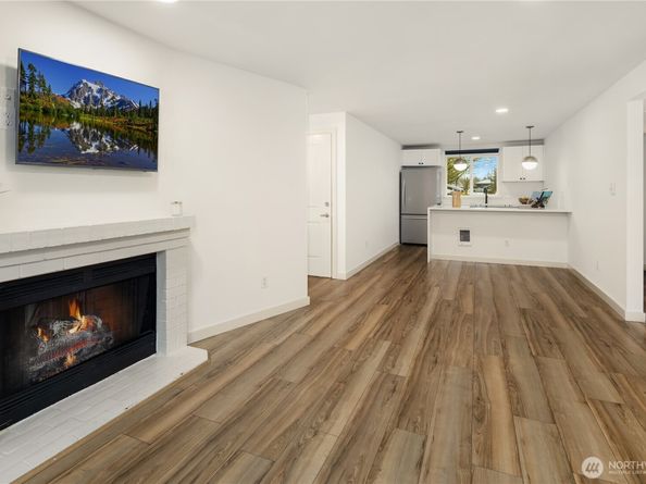 14006 NE 181st Place B205, Woodinville WA 98072