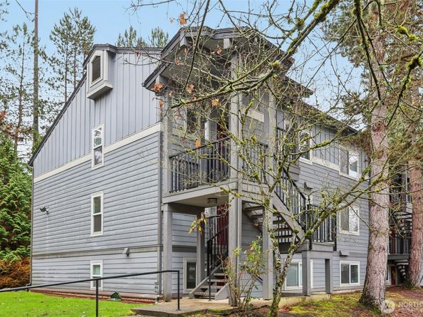 11103 NE 124th Lane B205, Kirkland WA 98034