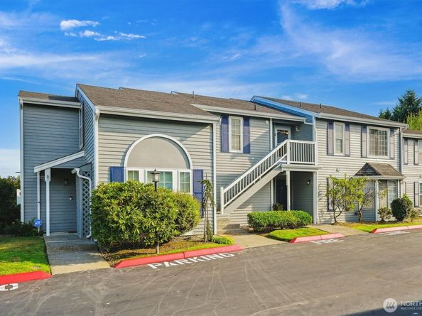 5813 S 238th CT F2, Kent WA 98032