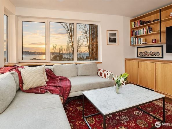 2504 Western Avenue 422, Seattle WA 98121