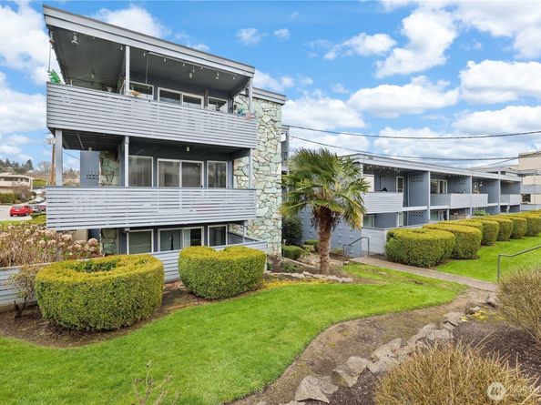 22612 6th Avenue S 15, Des Moines WA 98198