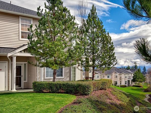 1855 Trossachs Boulevard SE 2402, Sammamish WA 98075