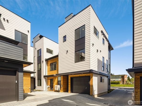 9221 C 14th Avenue NW, Seattle WA 98117