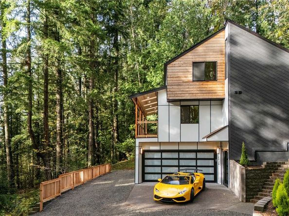 24926 SE Mirrormont Boulevard, Issaquah WA 98027