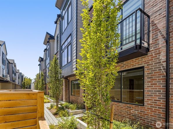 8337 A 12th Avenue NW, Seattle WA 98117