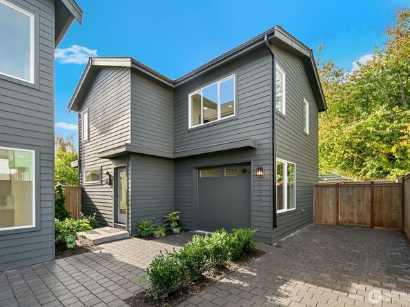 10045 8th Avenue NW, Seattle WA 98177