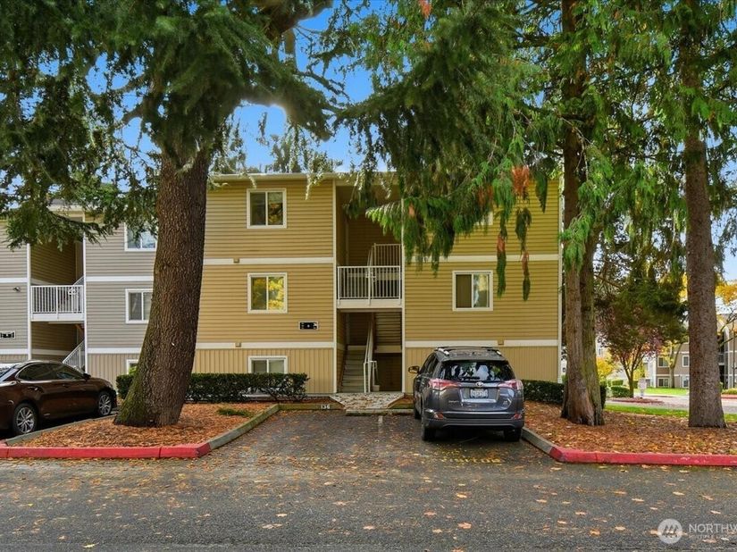 12515 NE 132nd Court A101, Kirkland WA 98034