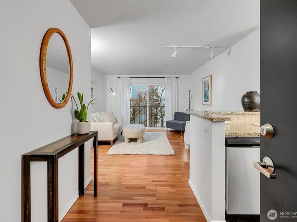 323 Queen Anne Avenue N 408, Seattle WA 98109