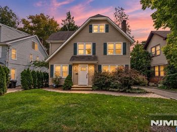 246 W Hudson Avenue