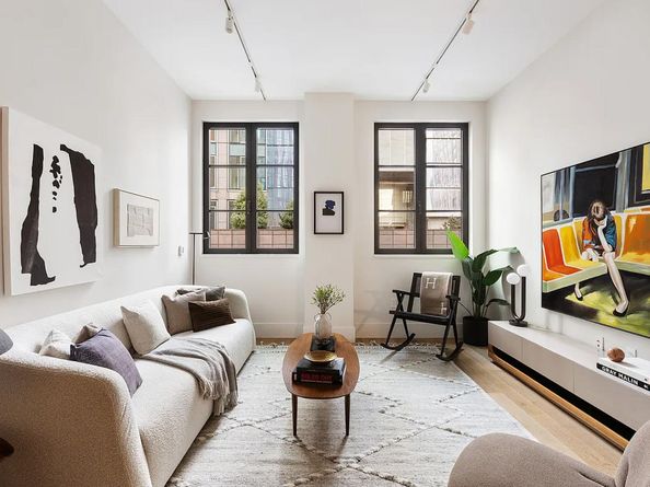 517 West 29th Street 2E, New York NY 10001