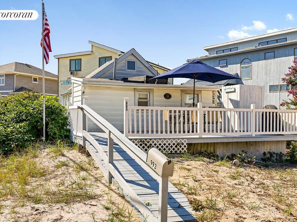 993 Bayside, Queens NY 11697