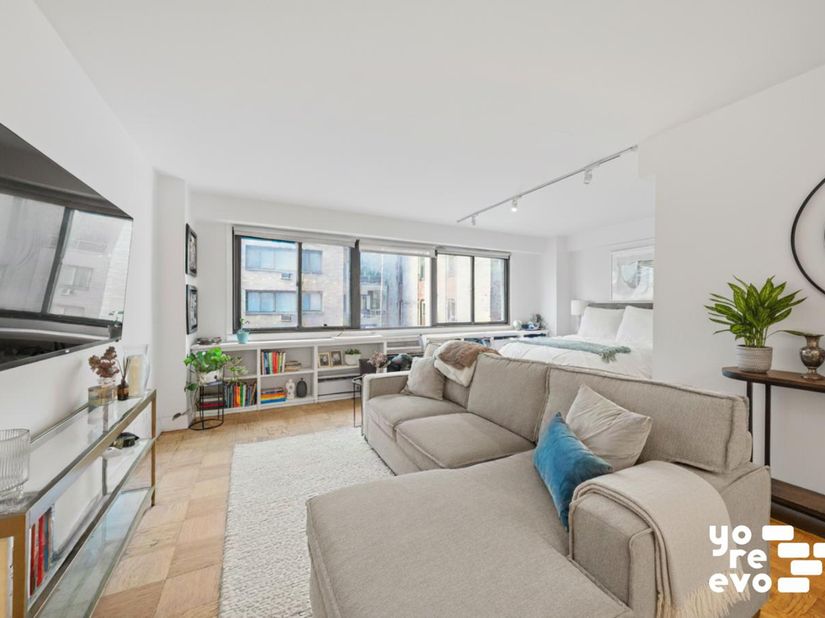 16 West 16th Street 11NS, New York NY 10011