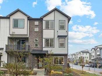 2272 W 166th Lane
