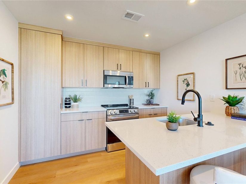 933 Edge Circle, Longmont CO 80501
