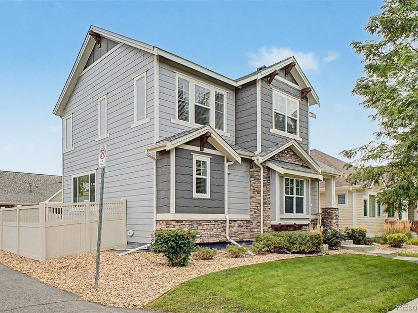 1424 Bluemoon Drive, Longmont CO 80504