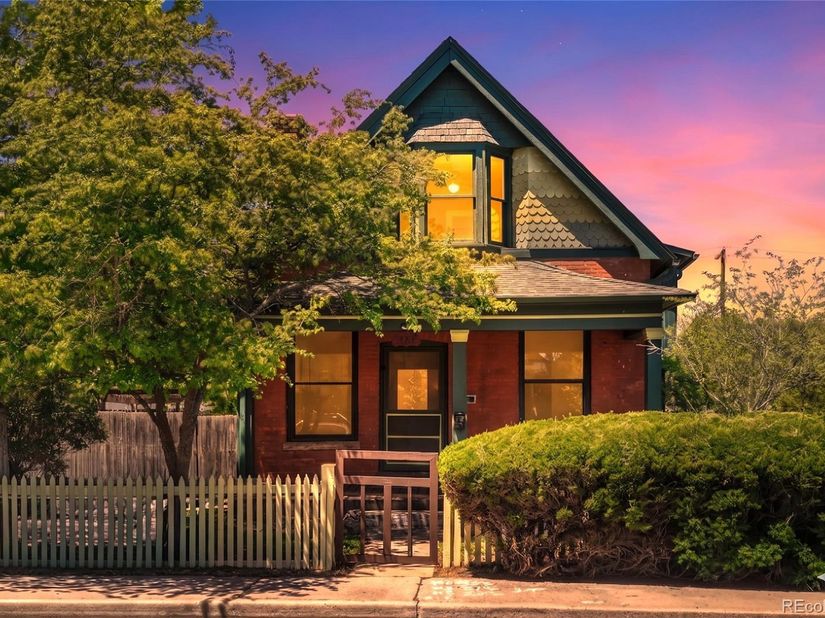 1557 Dallas Street, Aurora CO 80010