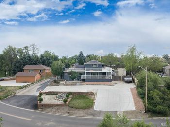 5425 Columbine Lane
