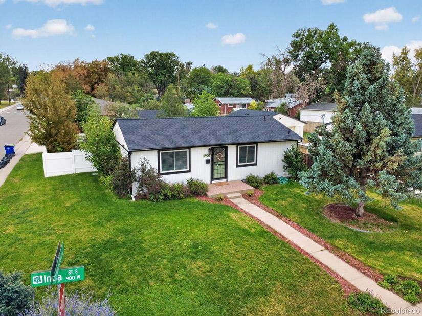 3900 S Inca Street, Englewood CO 80110