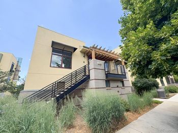 1350 Rosewood Avenue
