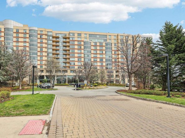 8100 River Rd 210, North Bergen NJ 07047
