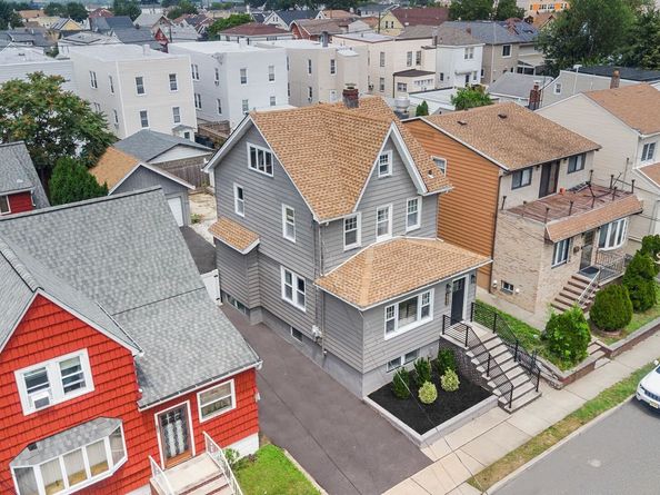 725 4th St, Secaucus NJ 07094