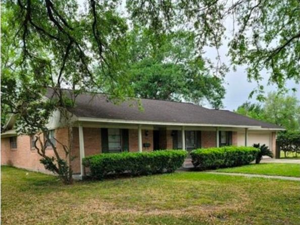 8835 Valley View Lane, Houston TX 77074