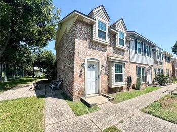 1911 Sherwood Forest Street