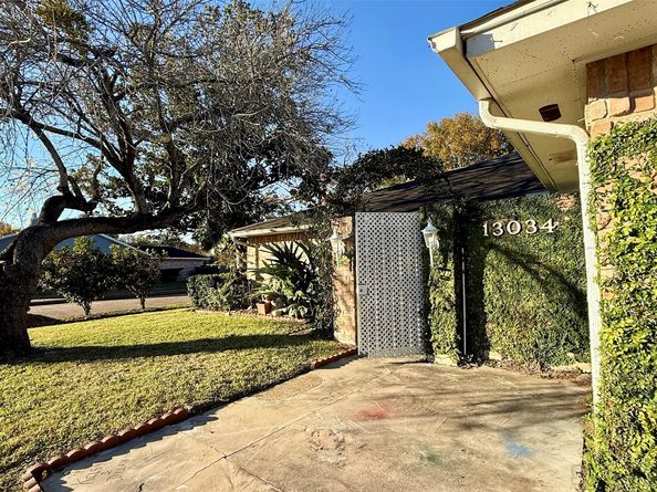 13034 Birch Grove Drive, Houston TX 77099