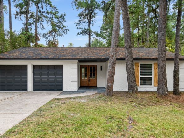 8 S Woodstock Circle Drive, The Woodlands TX 77381