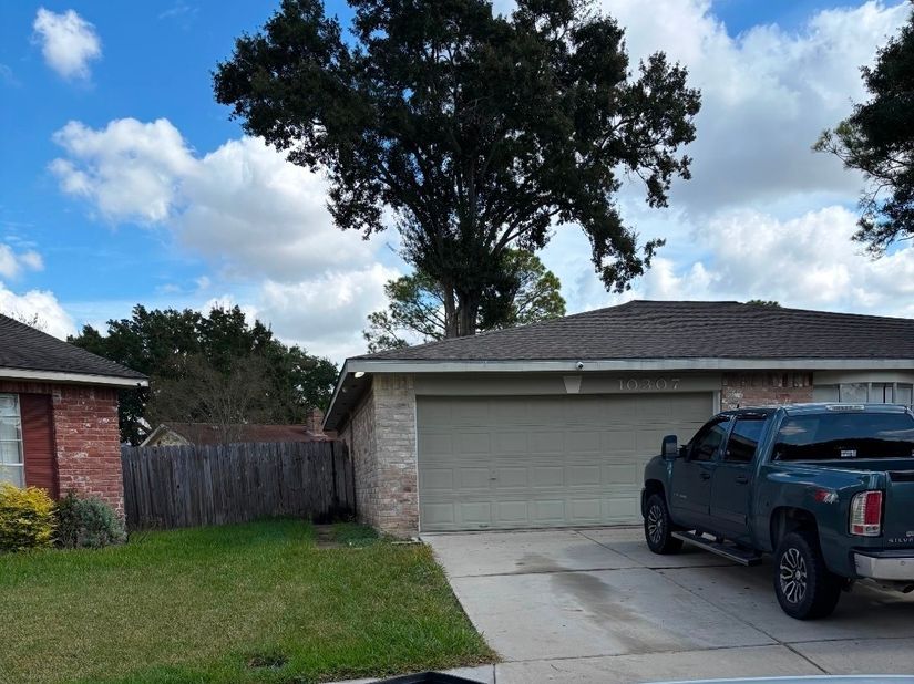 10307 Towne Oak Lane, Sugar Land TX 77498