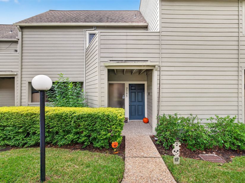 2305 Briarwest Boulevard, Houston TX 77077