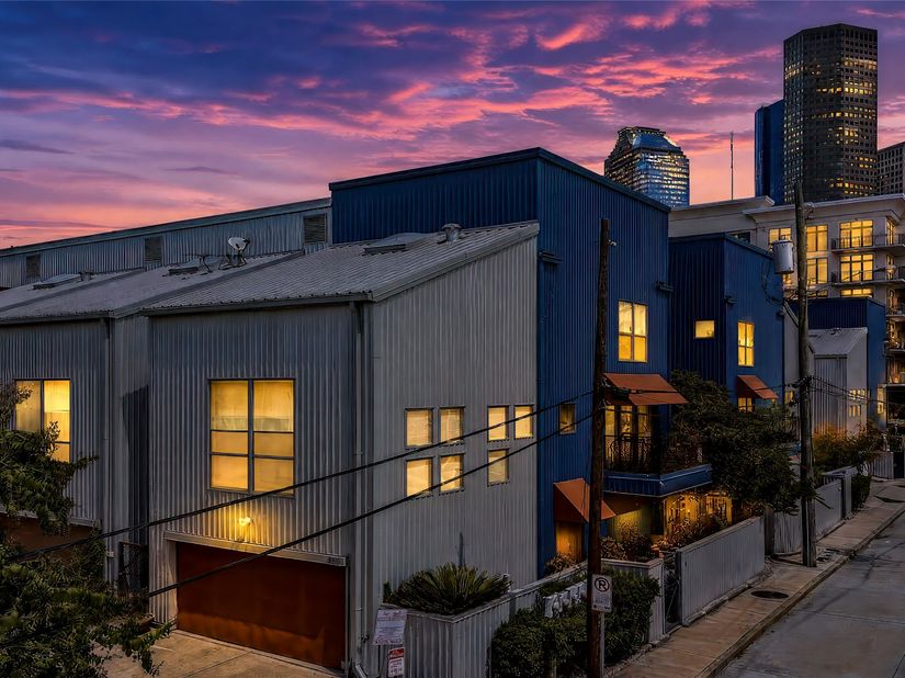 840 Robin Street, Houston TX 77019