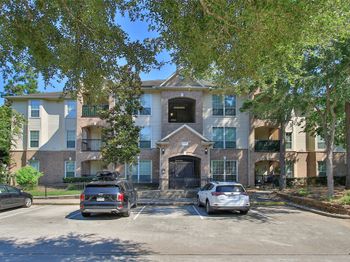 6607 Lake Woodlands Drive