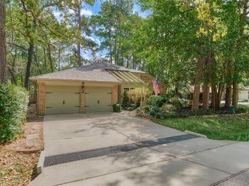 2 Rock Pine Court