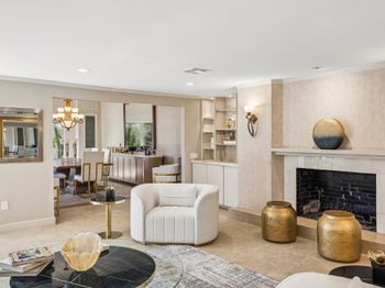 9703 Oasis Drive