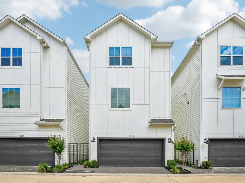 6314 Chelsea Falls Lane, Houston TX 77008