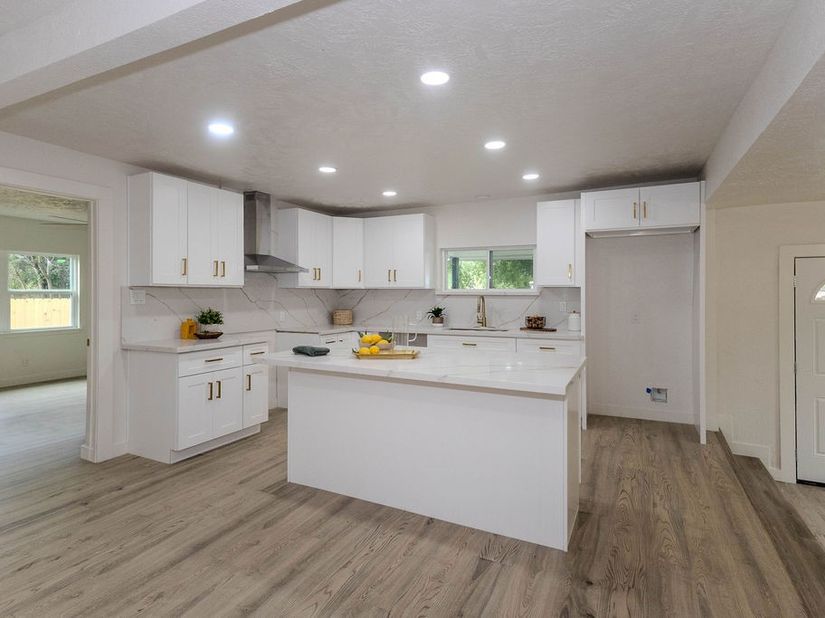 7912 Ford Street, Houston TX 77012