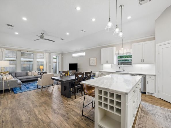 940 W 21st Street, Houston TX 77008